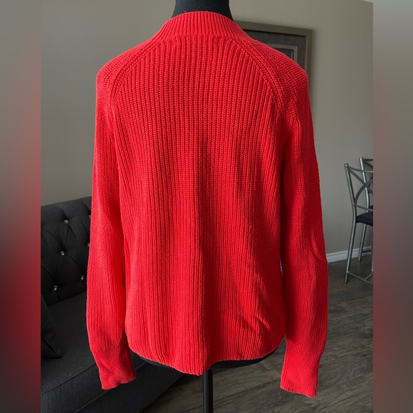 Banana Republic Sweater - Picture 3 of 7